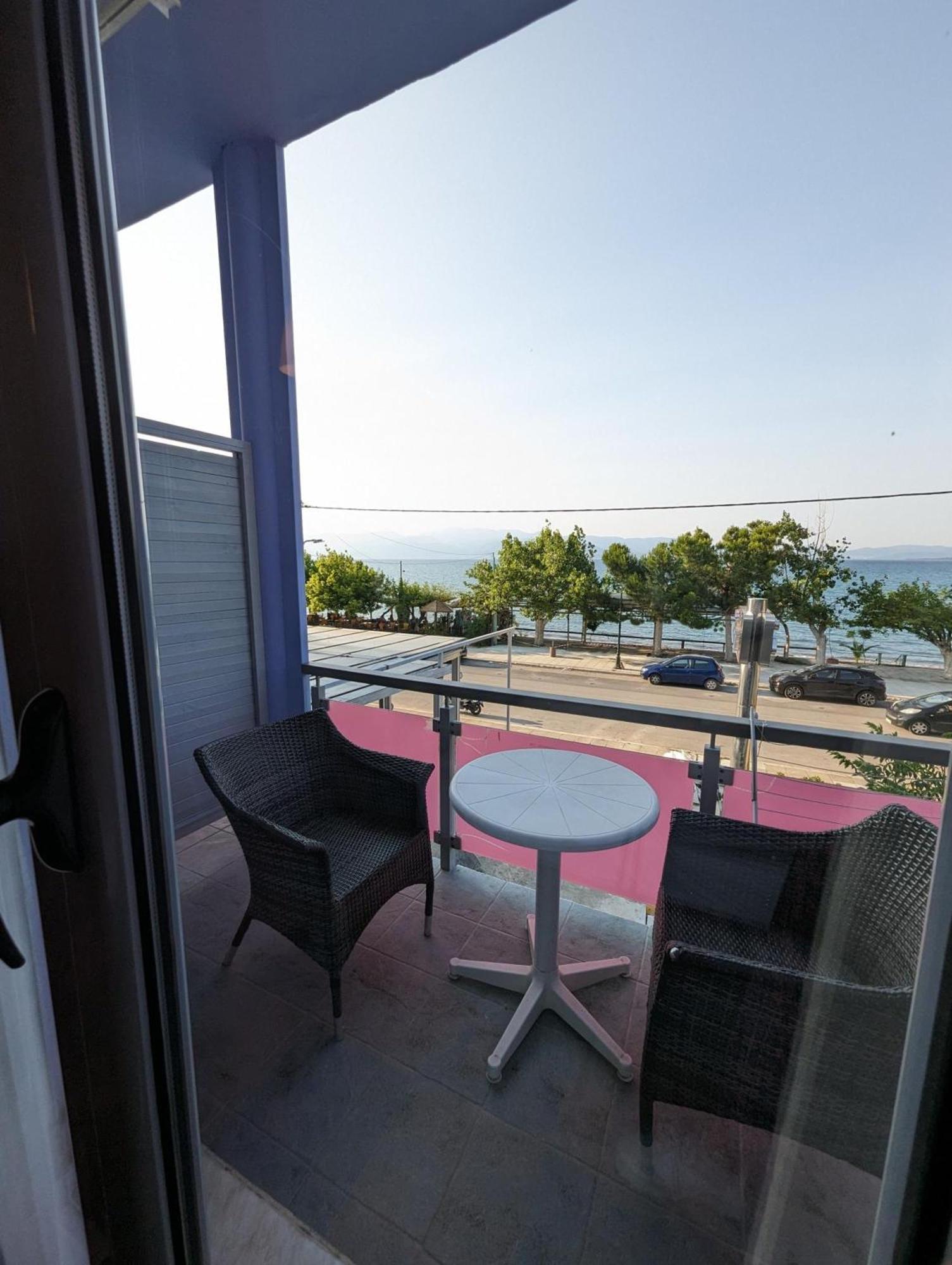 Okeania Seafront Rooms In Камена-Вурла Экстерьер фото