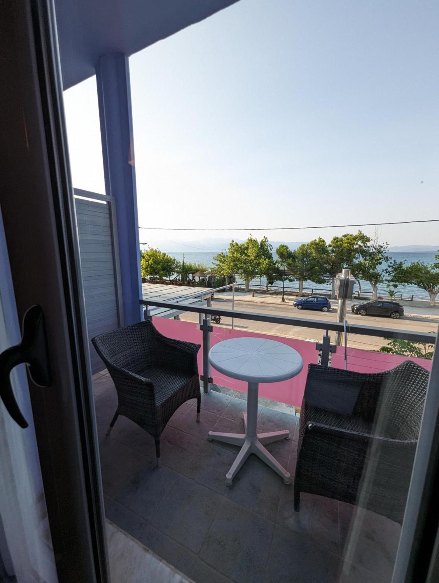 Okeania Seafront Rooms In Камена-Вурла Экстерьер фото