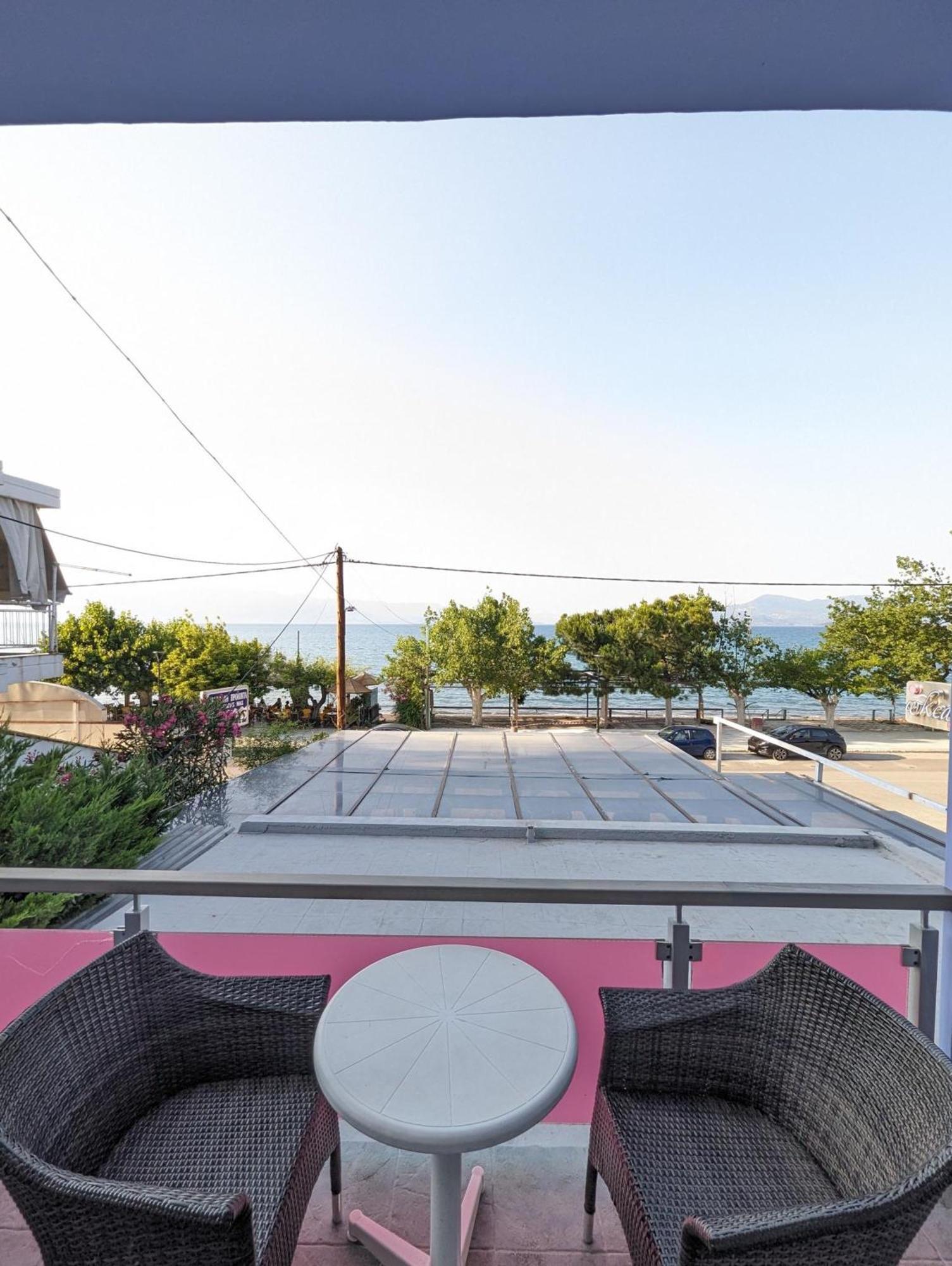 Okeania Seafront Rooms In Камена-Вурла Экстерьер фото
