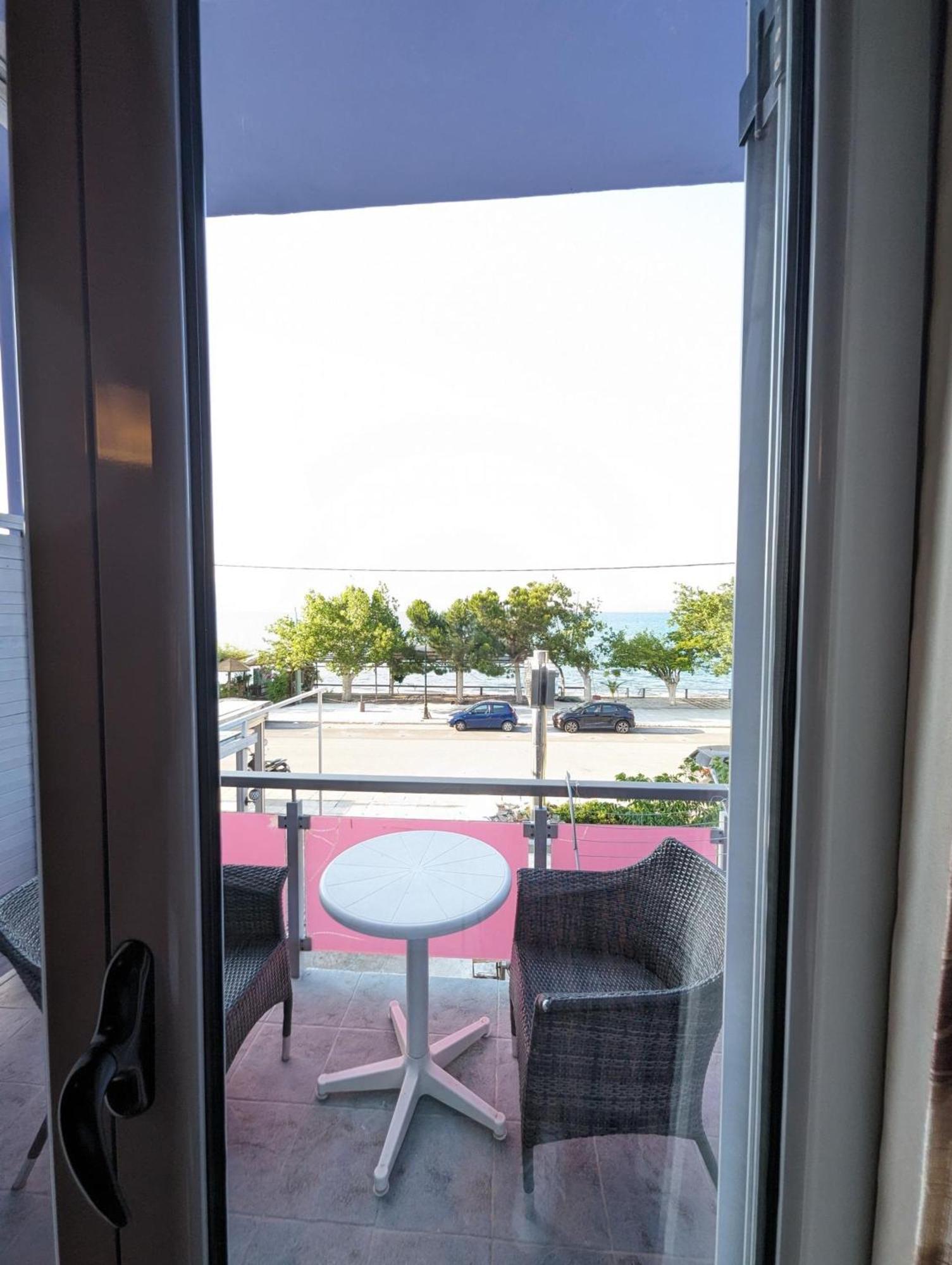 Okeania Seafront Rooms In Камена-Вурла Экстерьер фото