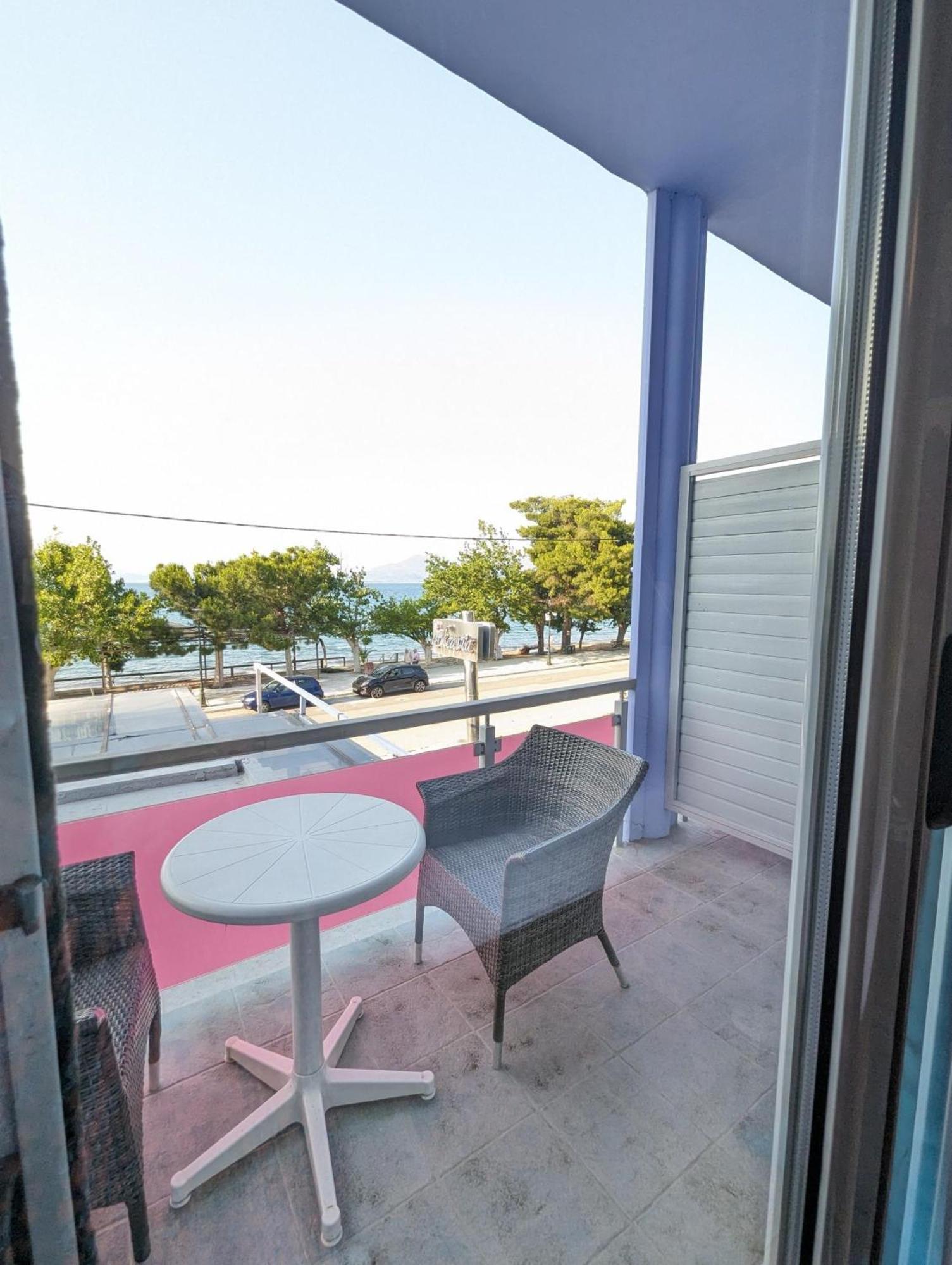 Okeania Seafront Rooms In Камена-Вурла Экстерьер фото