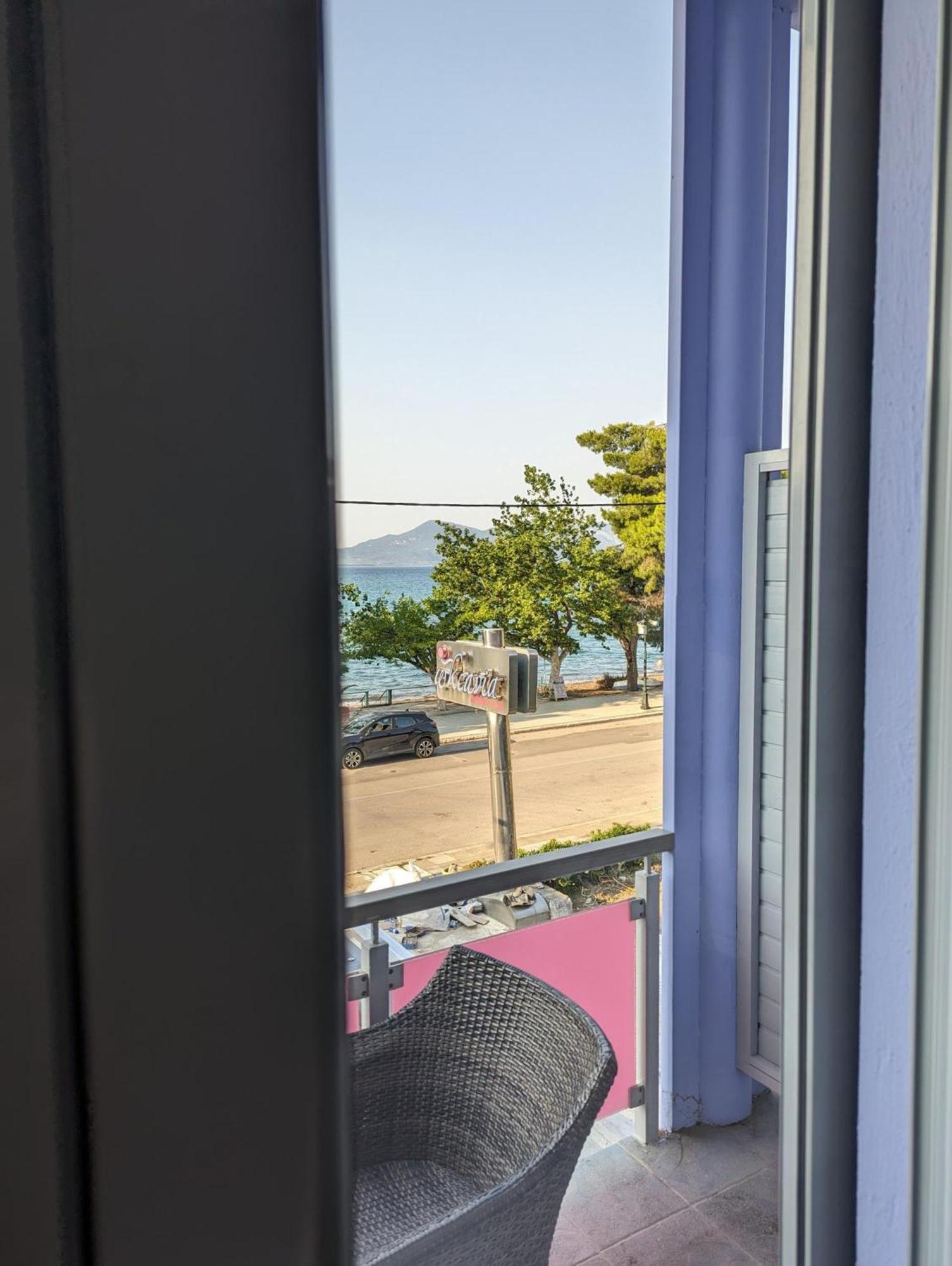 Okeania Seafront Rooms In Камена-Вурла Экстерьер фото
