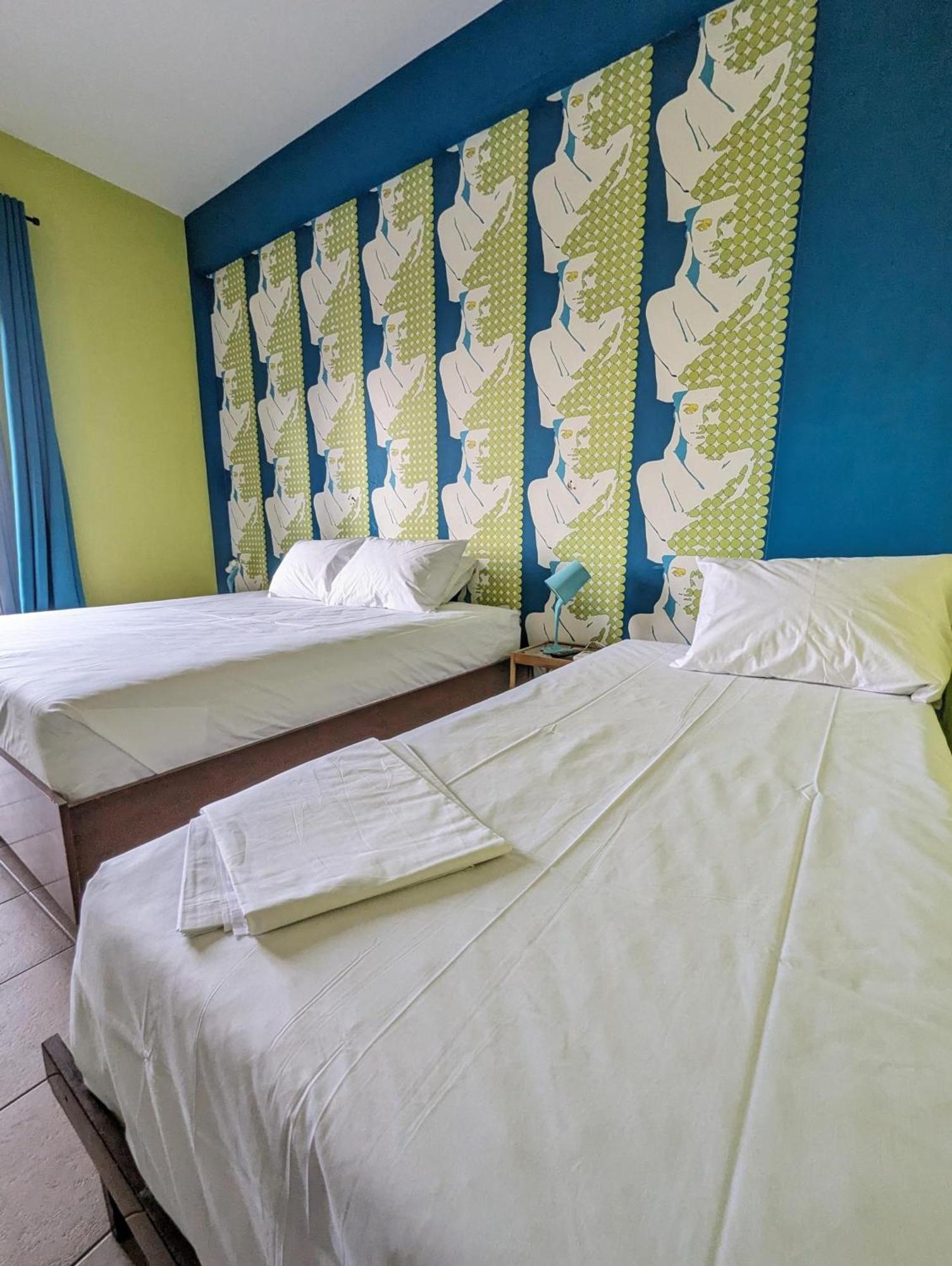 Okeania Seafront Rooms In Камена-Вурла Экстерьер фото