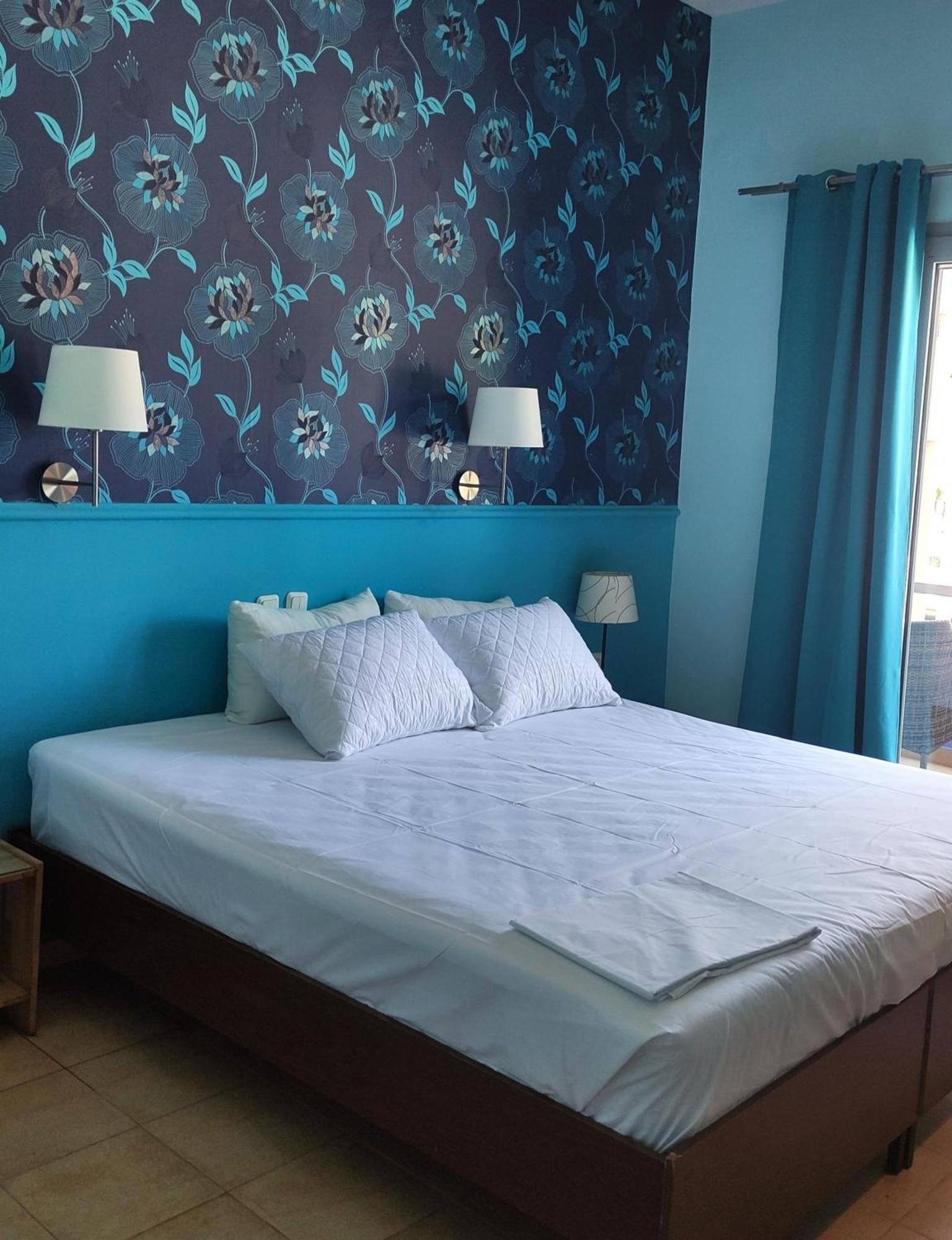 Okeania Seafront Rooms In Камена-Вурла Экстерьер фото
