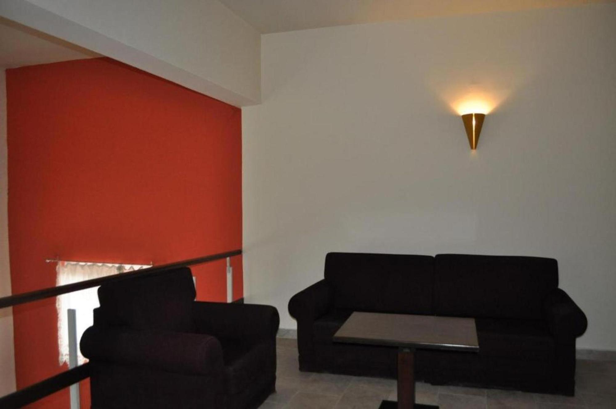 Okeania Seafront Rooms In Камена-Вурла Экстерьер фото