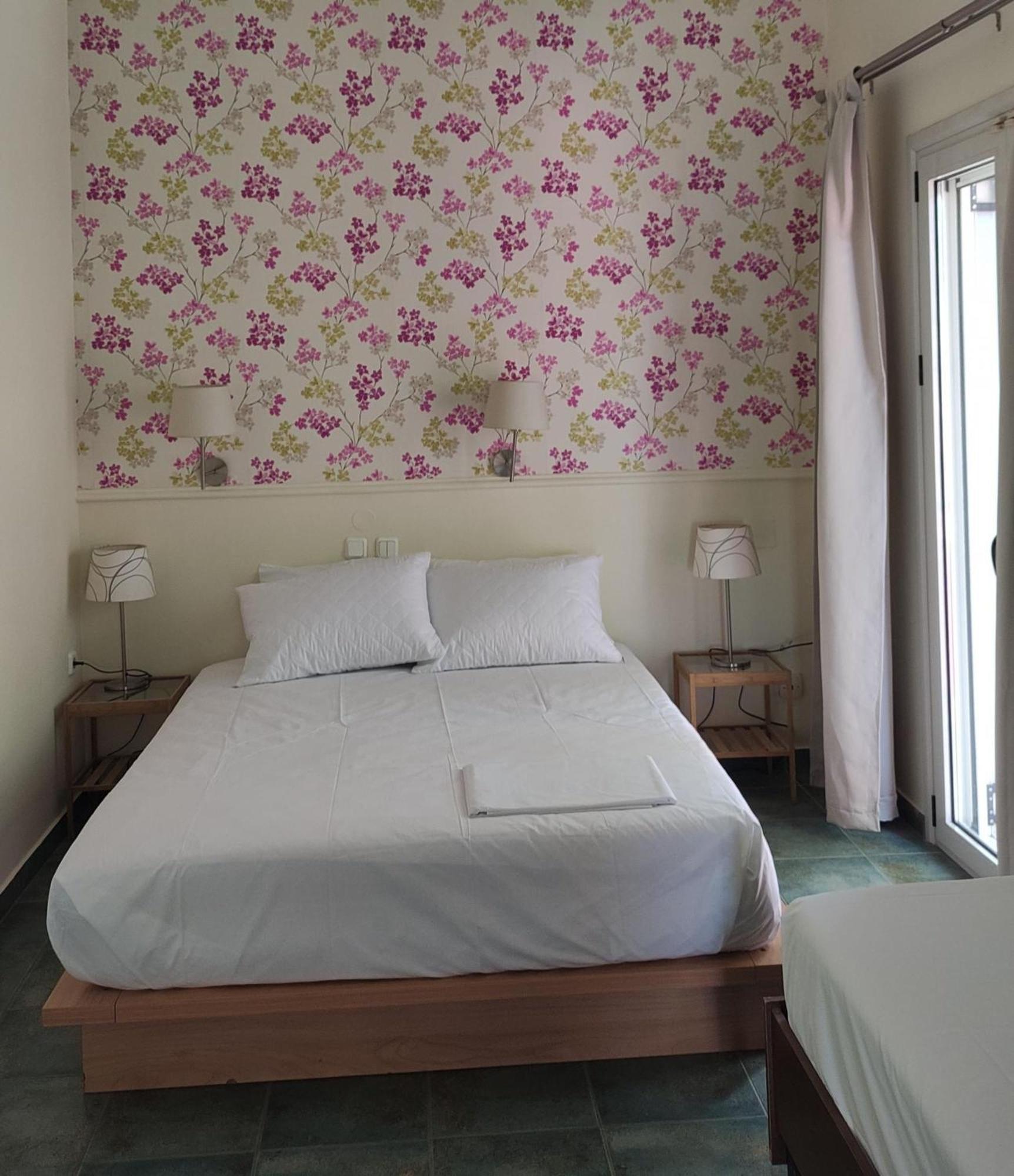 Okeania Seafront Rooms In Камена-Вурла Экстерьер фото