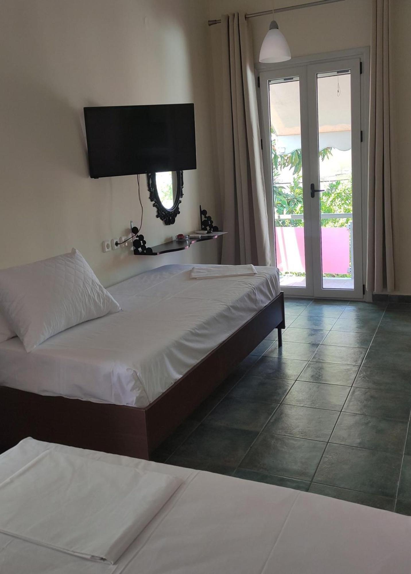 Okeania Seafront Rooms In Камена-Вурла Экстерьер фото
